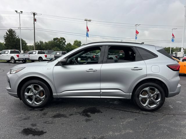 Certified 2024 Ford Escape ST-Line w/ Tech Pack #1 AWD/4WD image 4