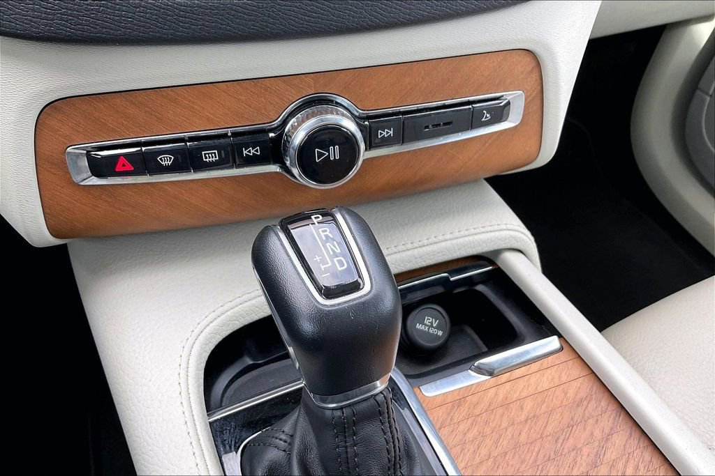 Used 2022 Volvo XC90 T6 Momentum w/ Advanced Package image 25