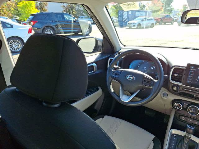 Used 2024 Hyundai Venue SEL FWD image 15