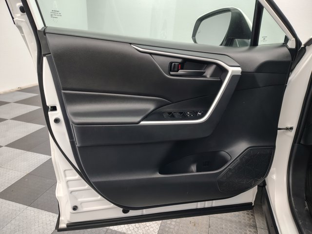 Used 2024 Toyota RAV4 LE AWD/4WD image 18