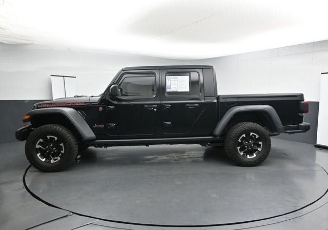 Used 2024 Jeep Gladiator Rubicon w/ Technology Group AWD/4WD image 6