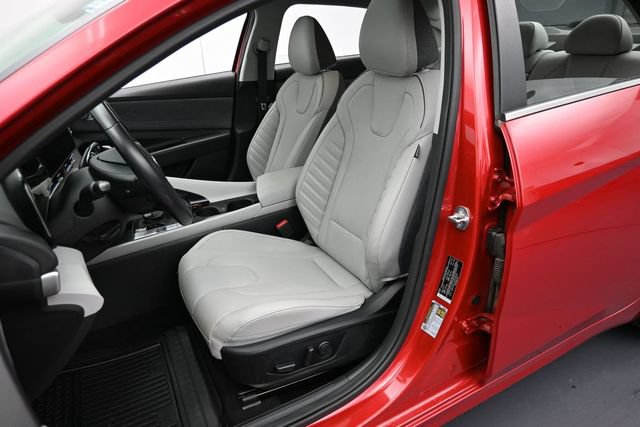 Used 2023 Hyundai Elantra Limited FWD image 11