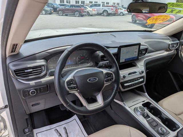 Certified 2023 Ford Explorer XLT w/ Equipment Group 202A AWD/4WD image 8