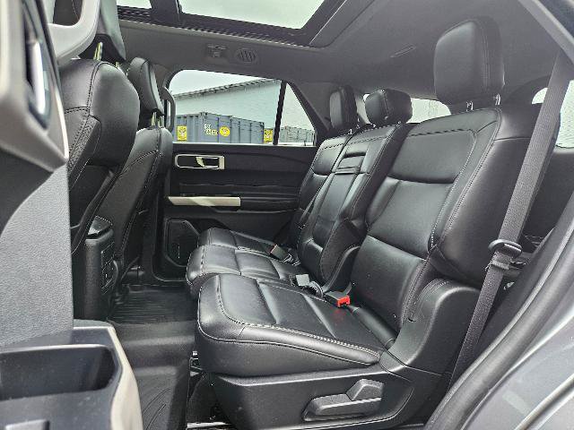 Certified 2022 Ford Explorer XLT w/ Equipment Group 202A AWD/4WD image 11