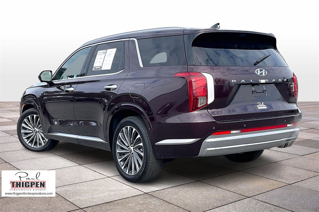 Used 2024 Hyundai Palisade Calligraphy image 2