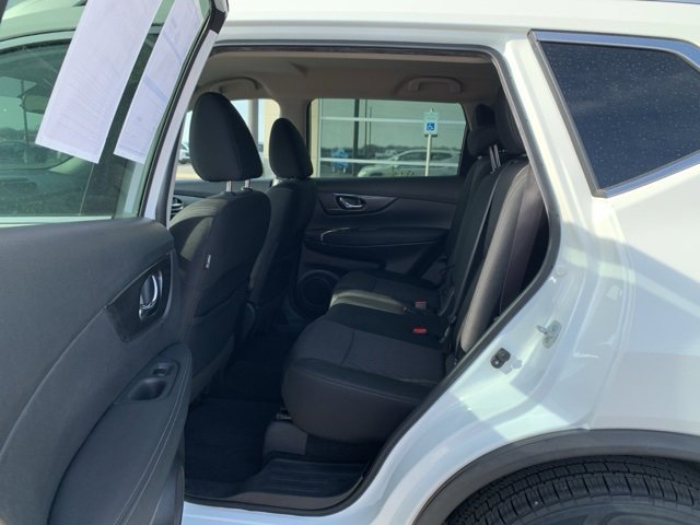 Used 2019 Nissan Rogue SV image 12