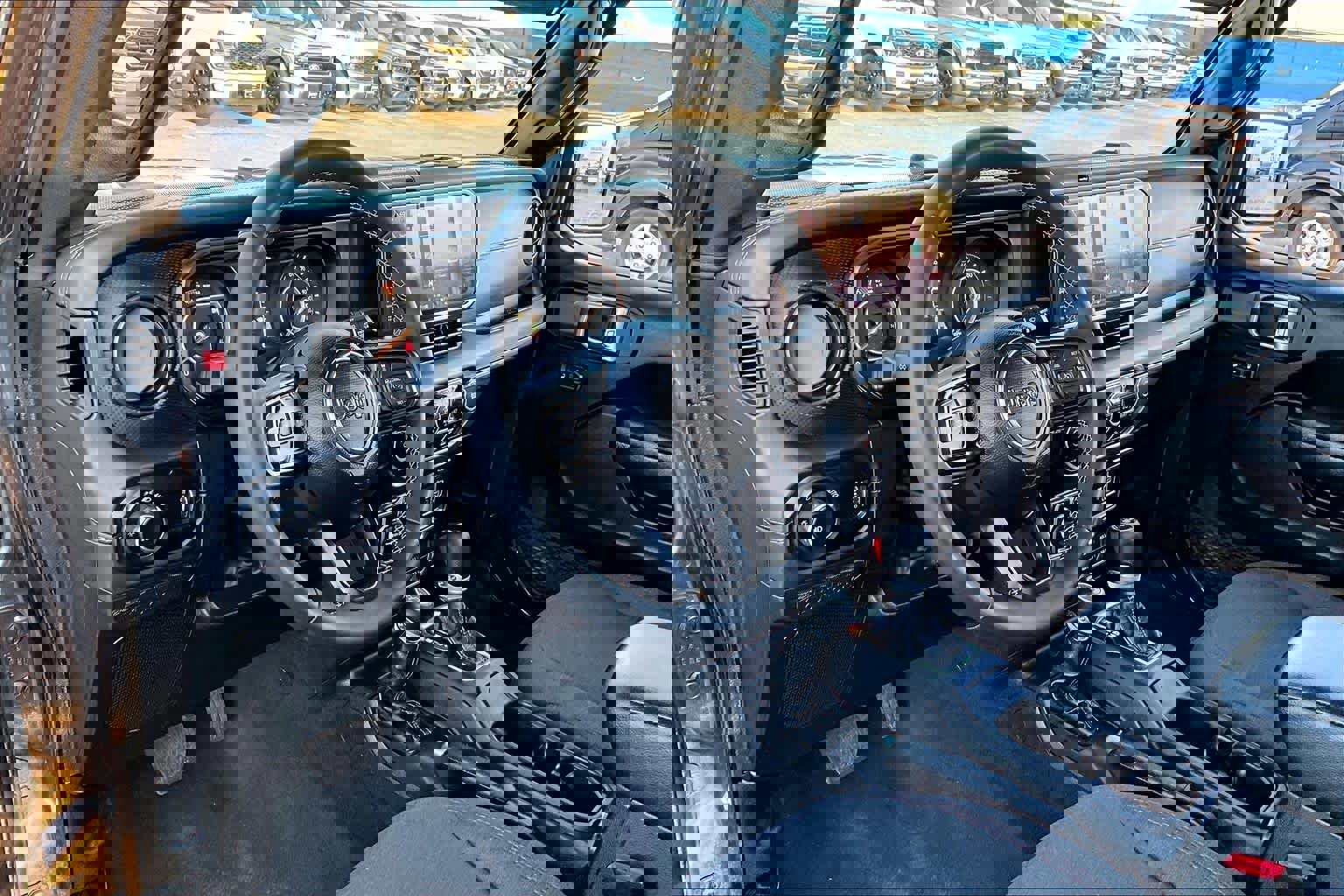 Used 2025 Jeep Wrangler Unlimited Rubicon image 16