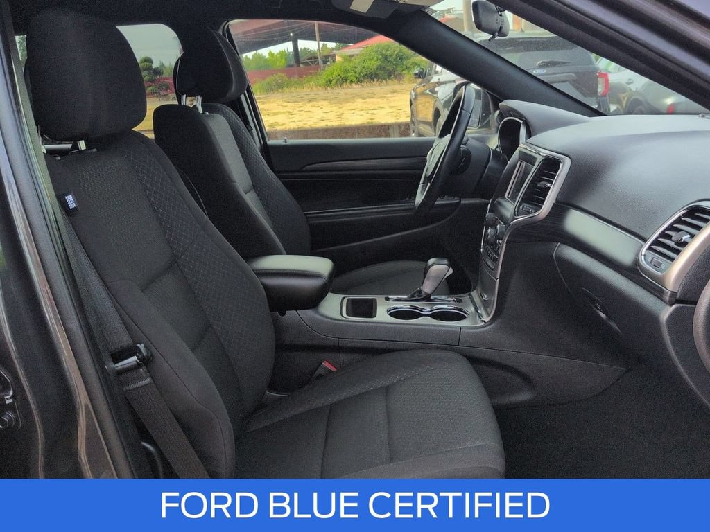 Used 2021 Jeep Grand Cherokee Laredo AWD/4WD image 29