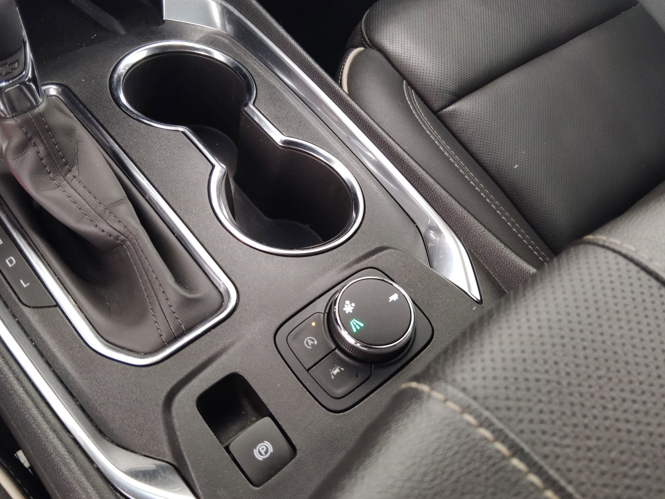 Used 2023 Chevrolet Traverse Premier w/ Redline Edition image 27