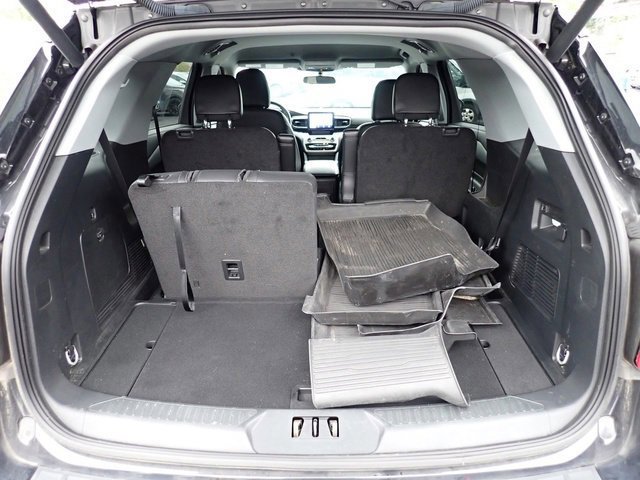 Certified 2023 Ford Explorer XLT w/ Equipment Group 202A image 10