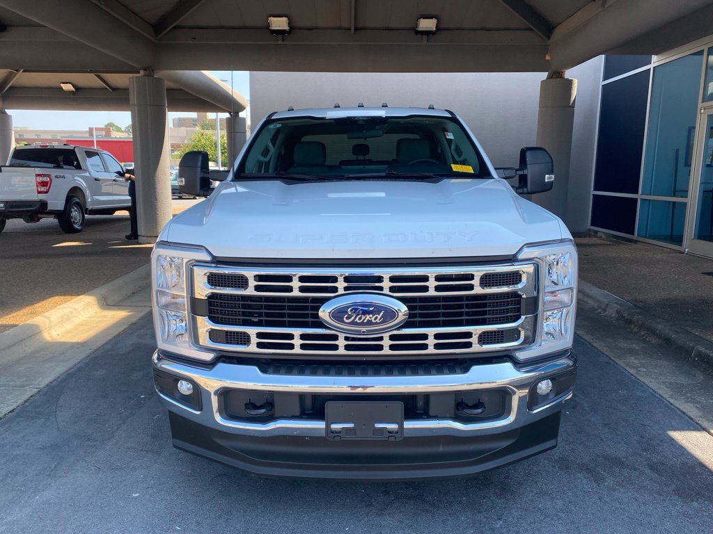 Certified 2025 Ford F350 XLT w/ 360-Degree Camera Package AWD/4WD image 2