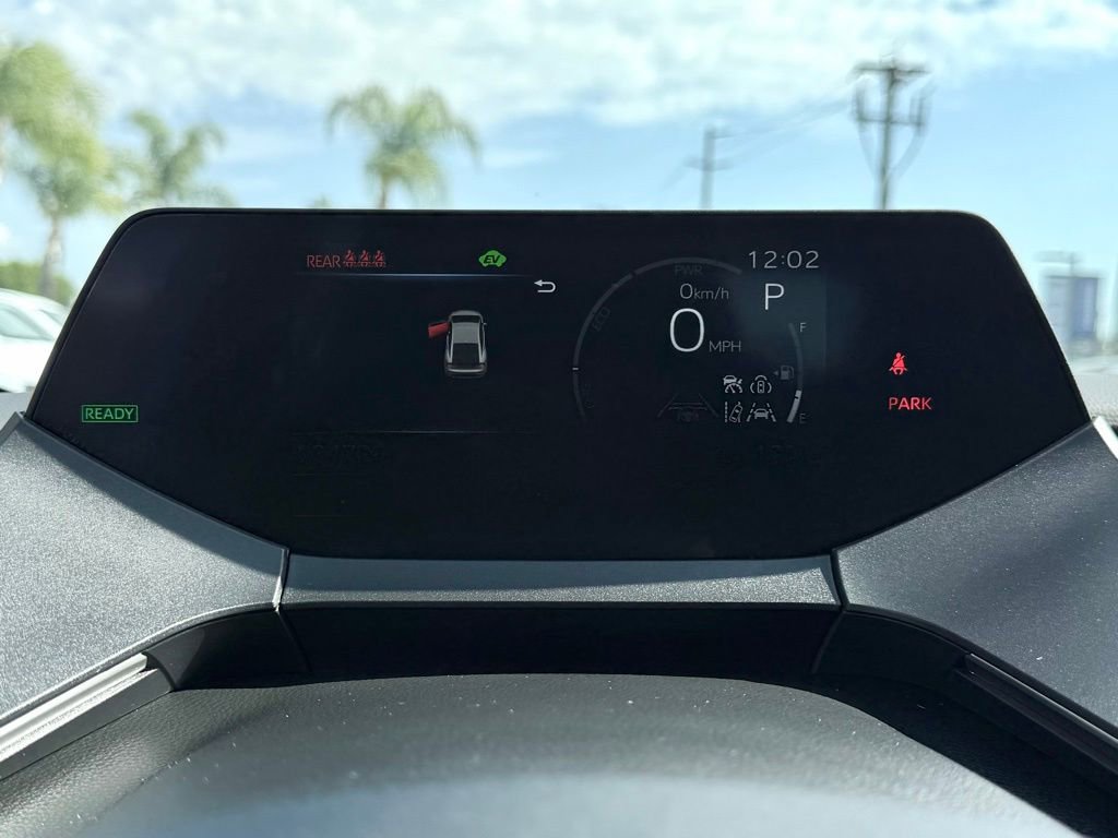 Used 2025 Toyota Prius XLE image 19