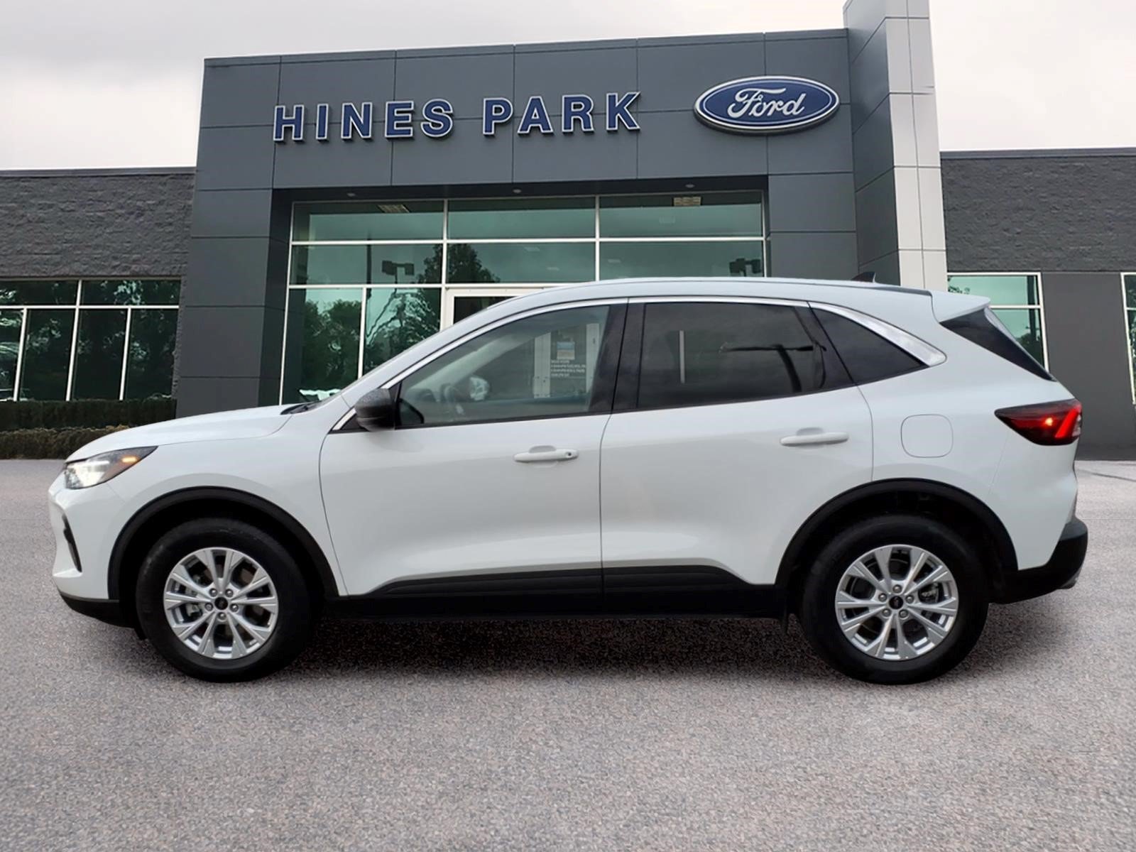 Certified 2023 Ford Escape Active AWD/4WD image 4