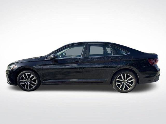 Used 2025 Volkswagen Jetta SE FWD image 8