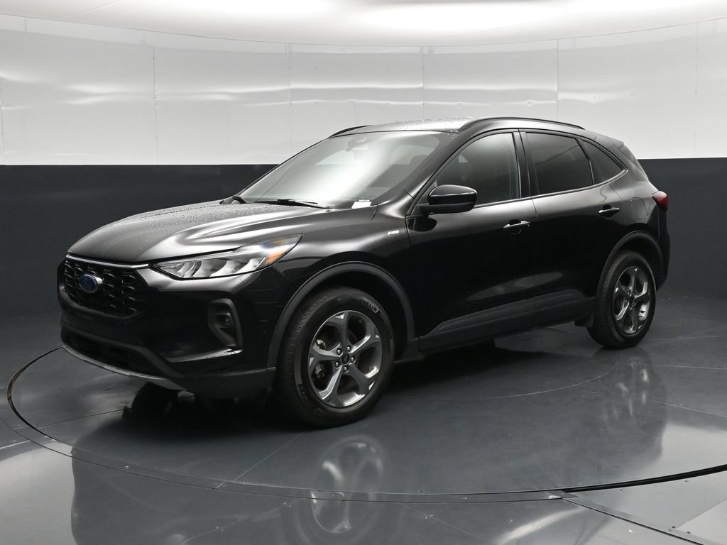 Certified 2025 Ford Escape ST-Line Select AWD/4WD image 5