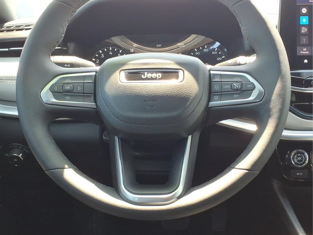 Used 2026 Jeep Compass Limited AWD/4WD image 15