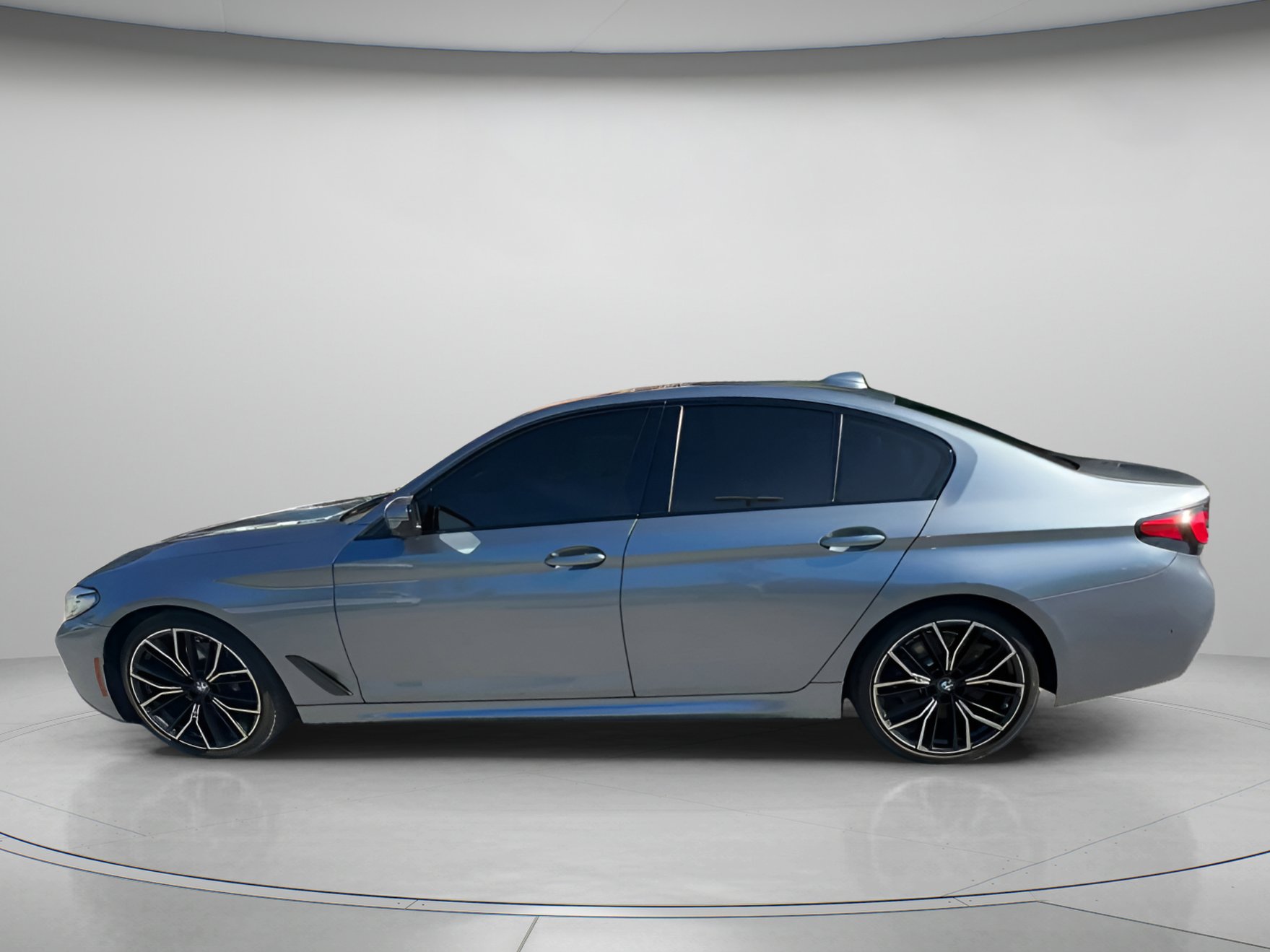 Used 2021 BMW 530i w/ M Sport Package RWD image 18