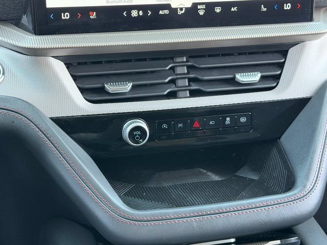 Certified 2025 Ford Explorer Active w/ Active Comfort Package AWD/4WD image 35