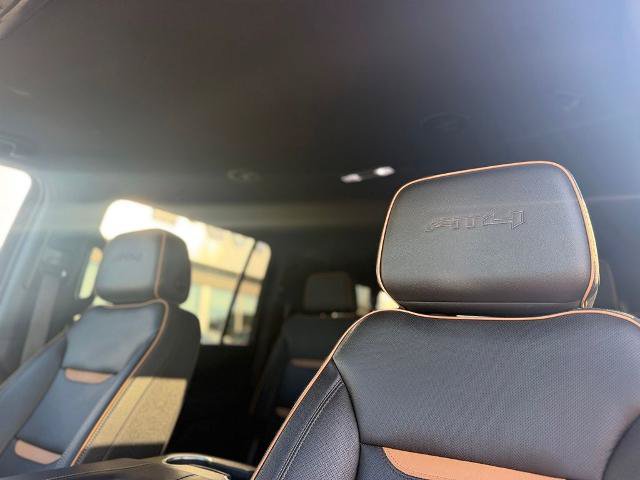Used 2023 GMC Yukon XL AT4 AWD/4WD image 11