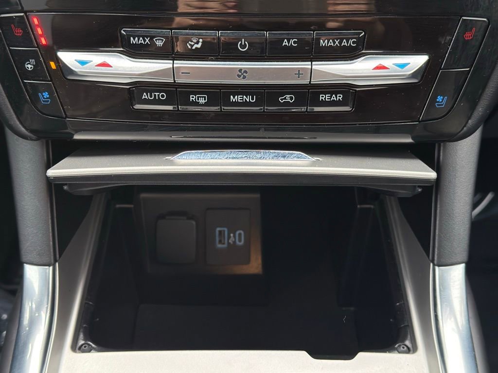 Certified 2023 Ford Explorer Platinum w/ Technology Package image 18