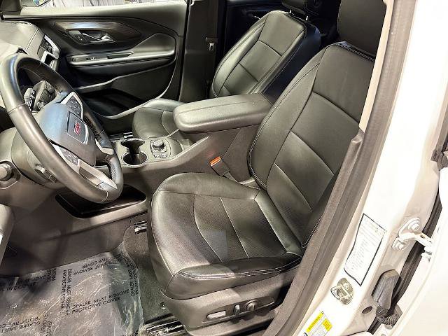 Used 2024 GMC Terrain SLT image 17