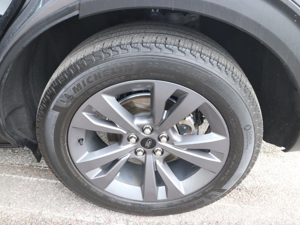 Certified 2023 Ford Explorer XLT w/ Equipment Group 202A image 16