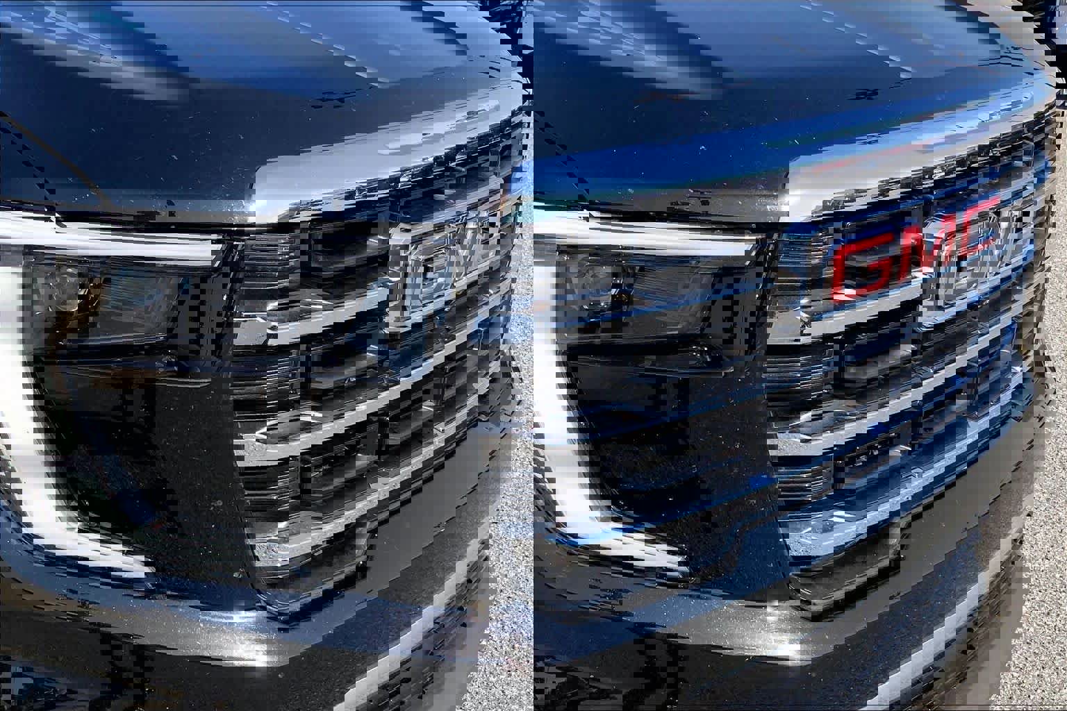 Used 2024 GMC Acadia Elevation image 28