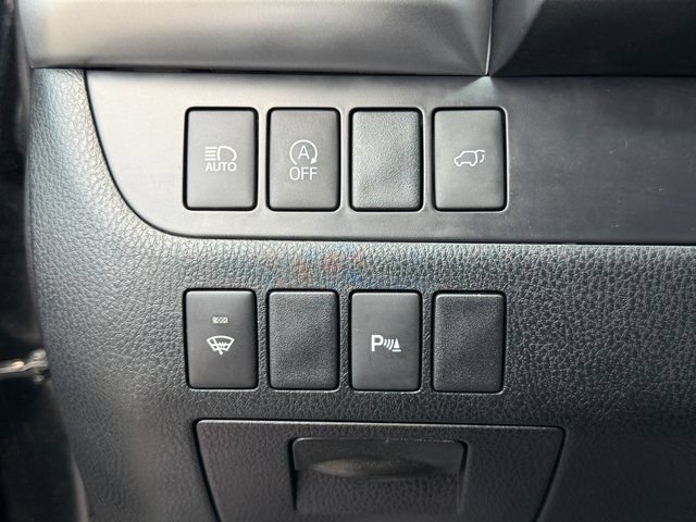 Used 2018 Toyota Highlander Limited AWD/4WD image 25