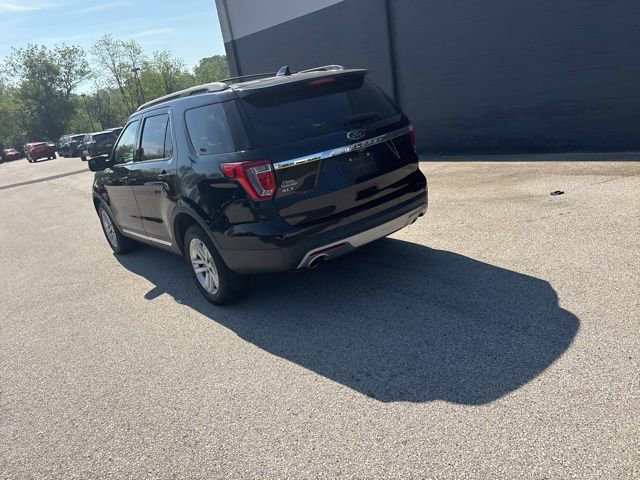 Certified 2017 Ford Explorer XLT w/ Equipment Group 202A FWD image 38