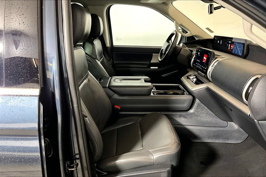 Certified 2025 Ford Expedition Active RWD image 6