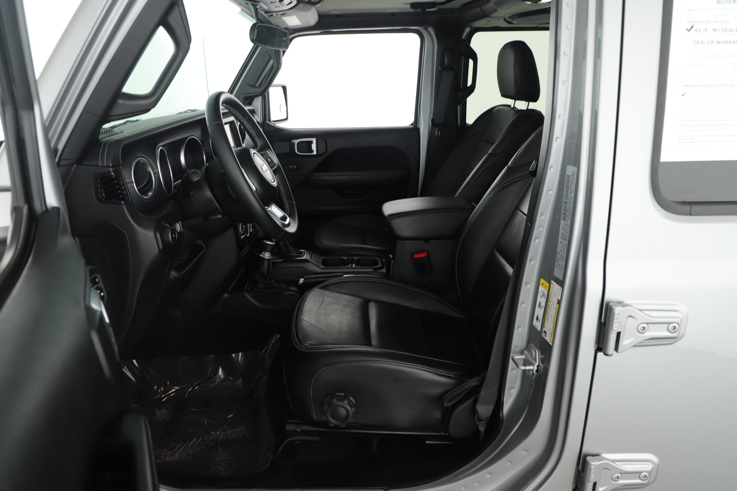 Used 2018 Jeep Wrangler Unlimited Sahara image 9