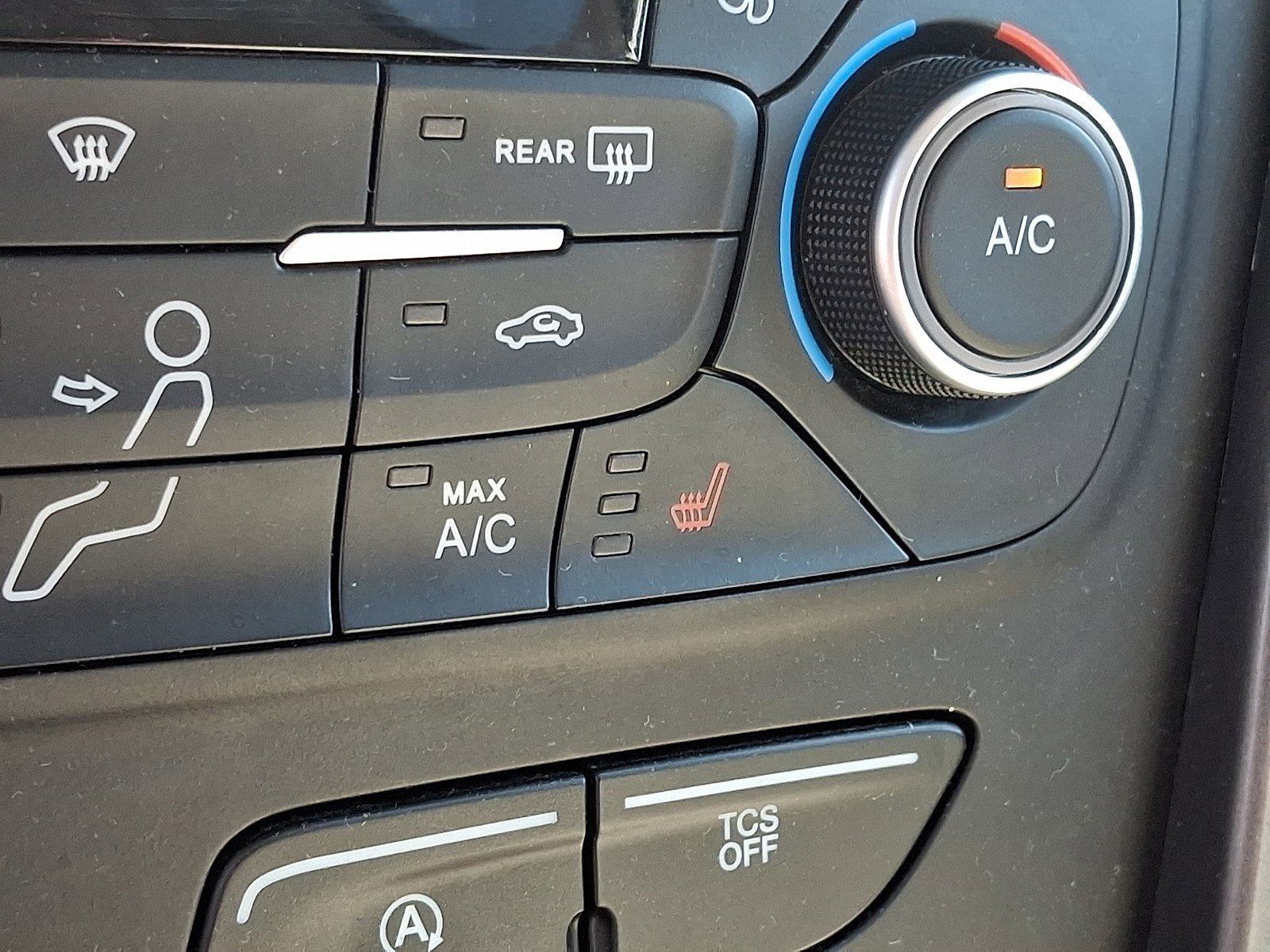 Certified 2018 Ford Escape SE w/ SE Sync 3 Package FWD image 23