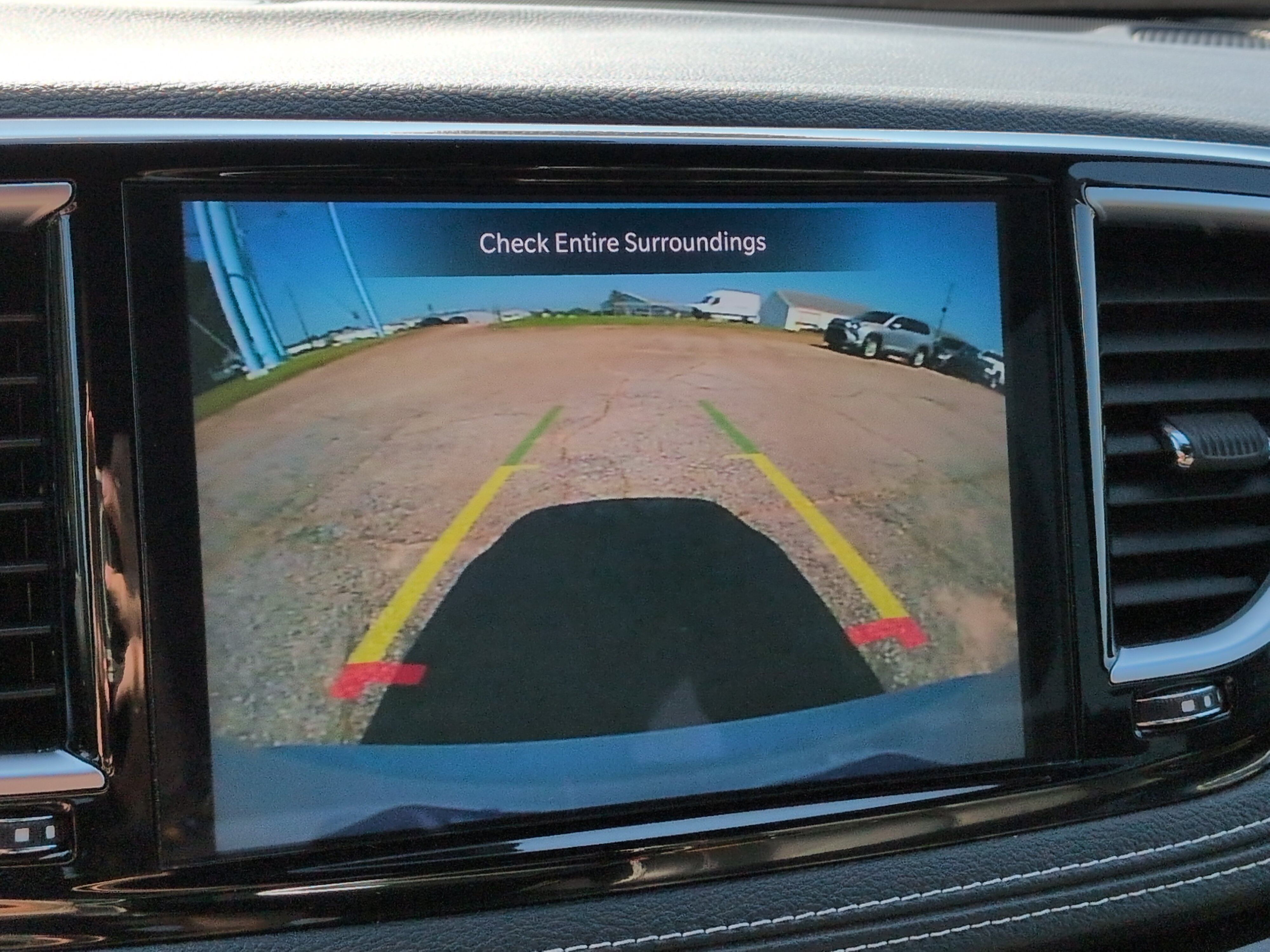 Used 2025 Chrysler Pacifica Limited FWD image 19