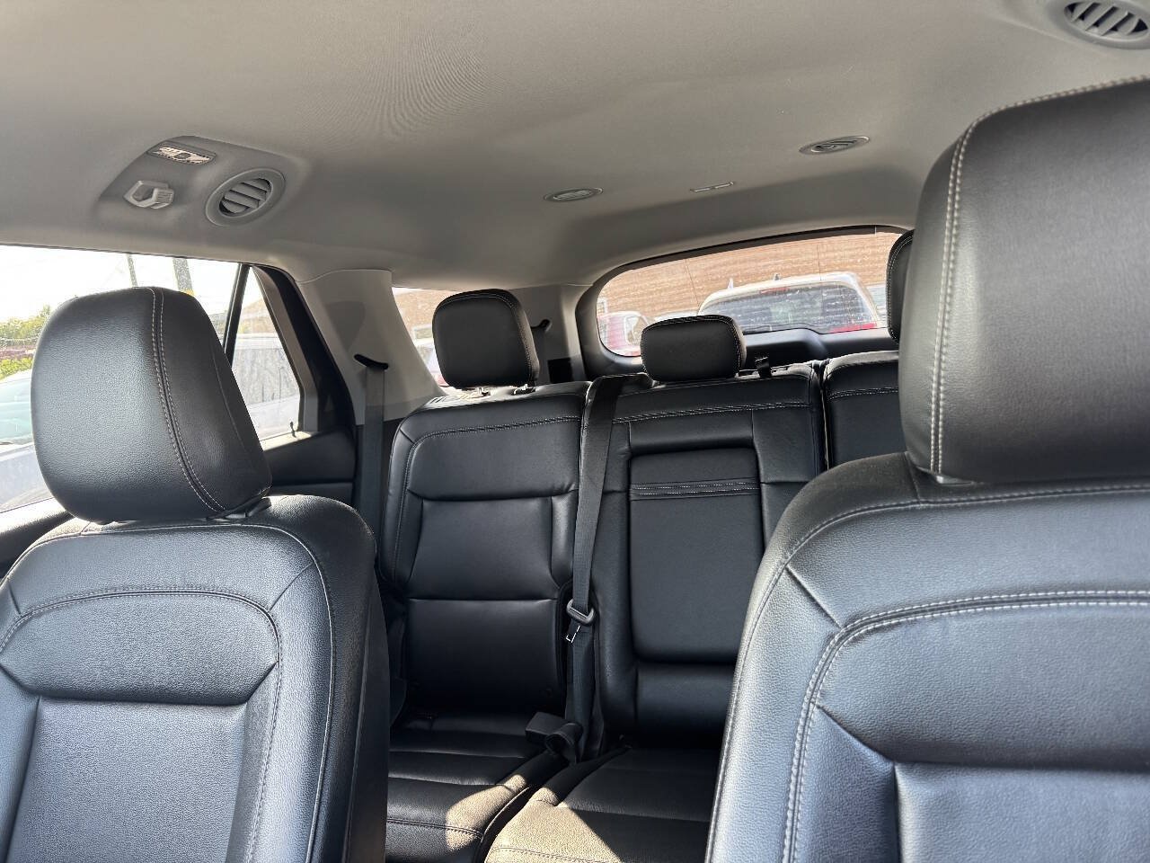 Certified 2020 Ford Explorer XLT w/ Equipment Group 202A AWD/4WD image 25