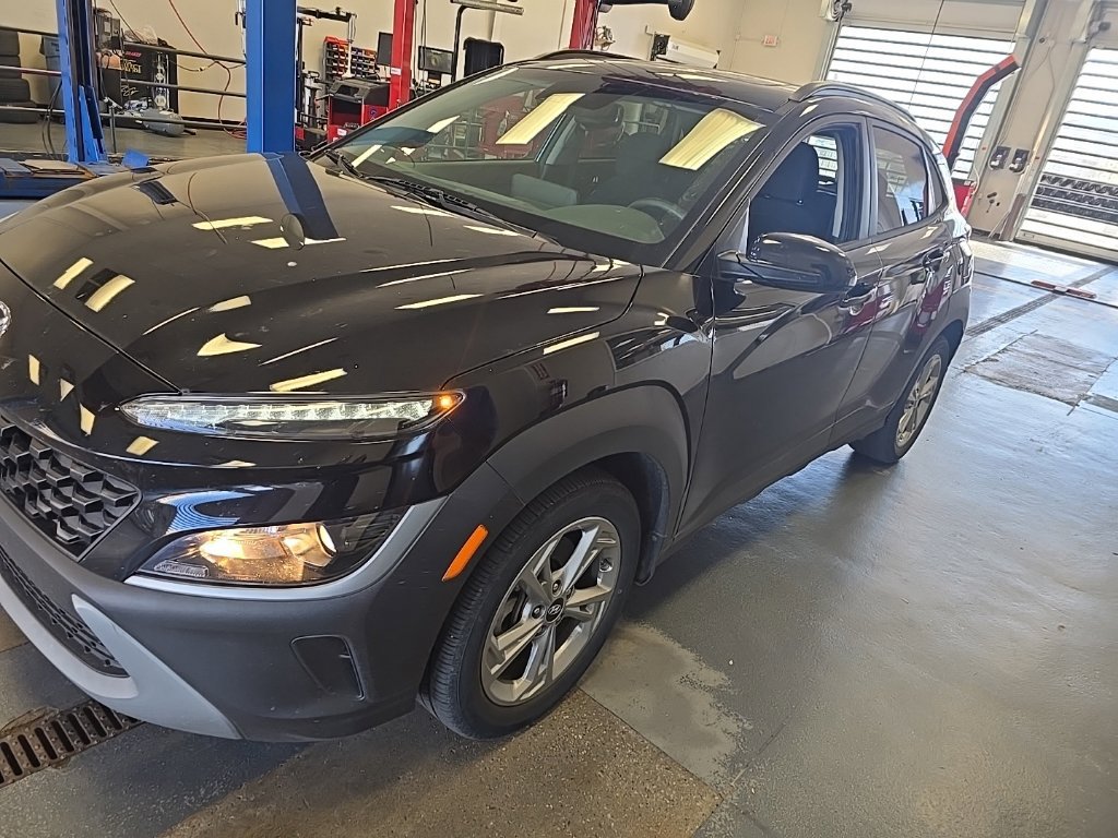 Used 2023 Hyundai Kona SEL w/ Convenience Package AWD/4WD image 2