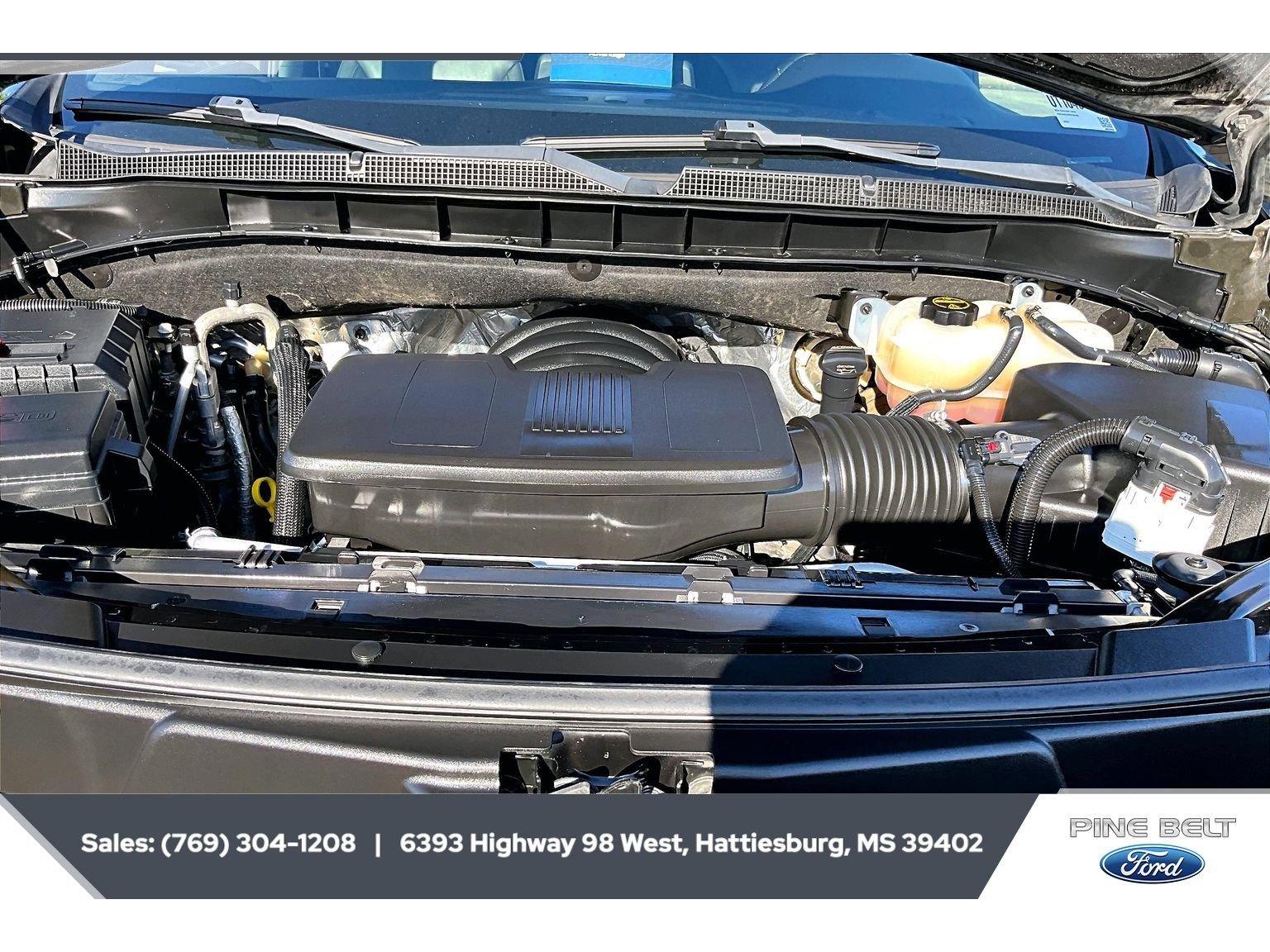 Used 2024 Chevrolet Tahoe LT RWD image 8