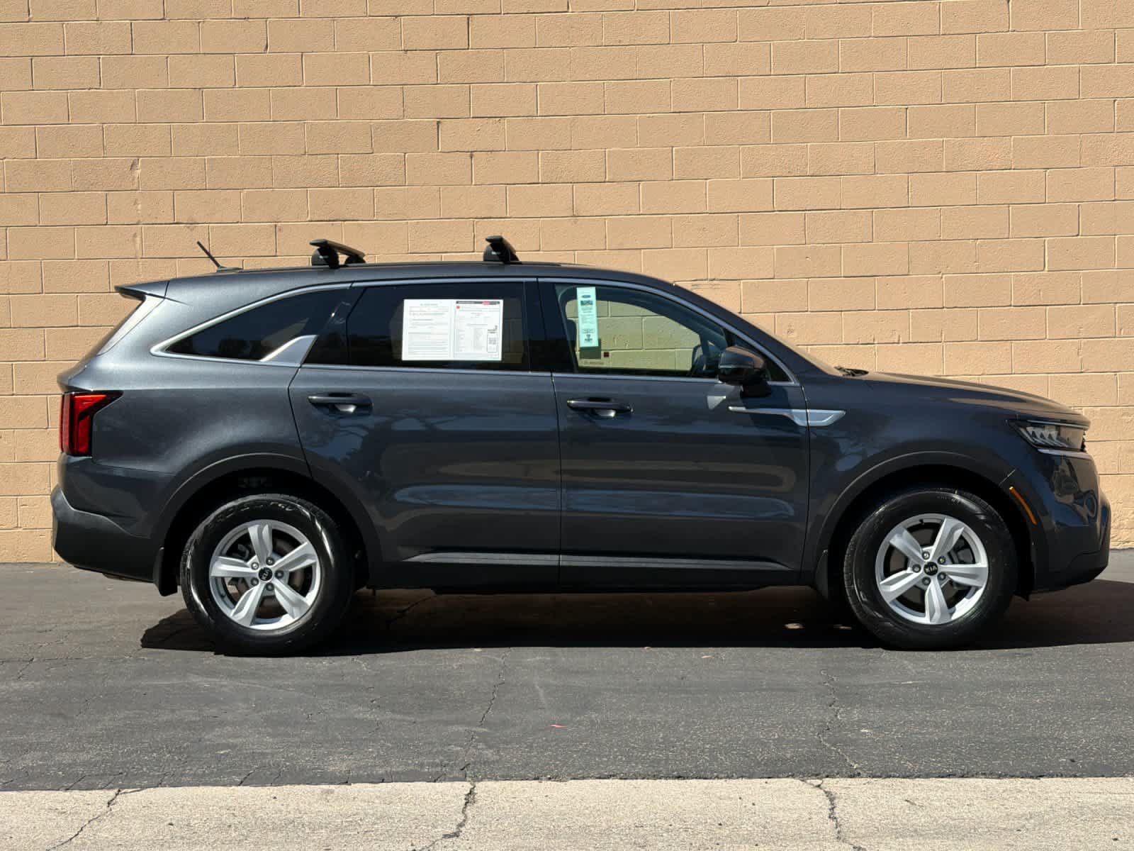 Used 2021 Kia Sorento LX FWD image 8