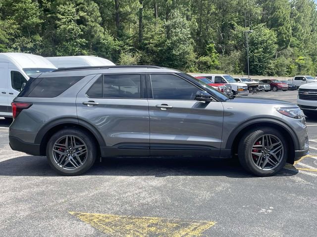 Certified 2026 Ford Explorer ST-Line w/ ST-Line Street Pack RWD image 2