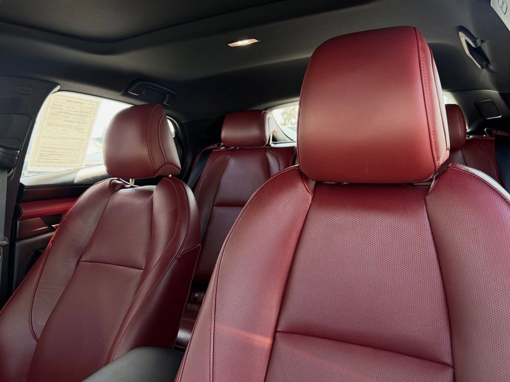 Used 2025 MAZDA MAZDA3 2.5 S Hatchback w/ Premium Pkg image 17