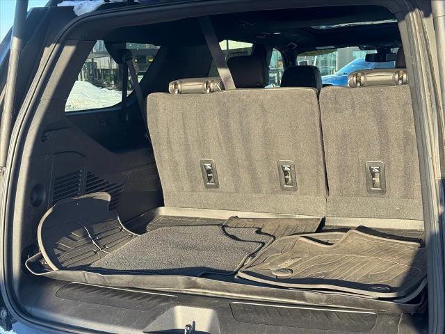 Used 2022 GMC Yukon XL SLT w/ SLT Premium Package image 6