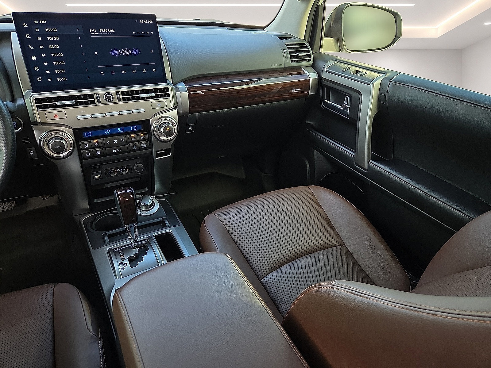 Used 2024 Toyota 4Runner Limited AWD/4WD image 12