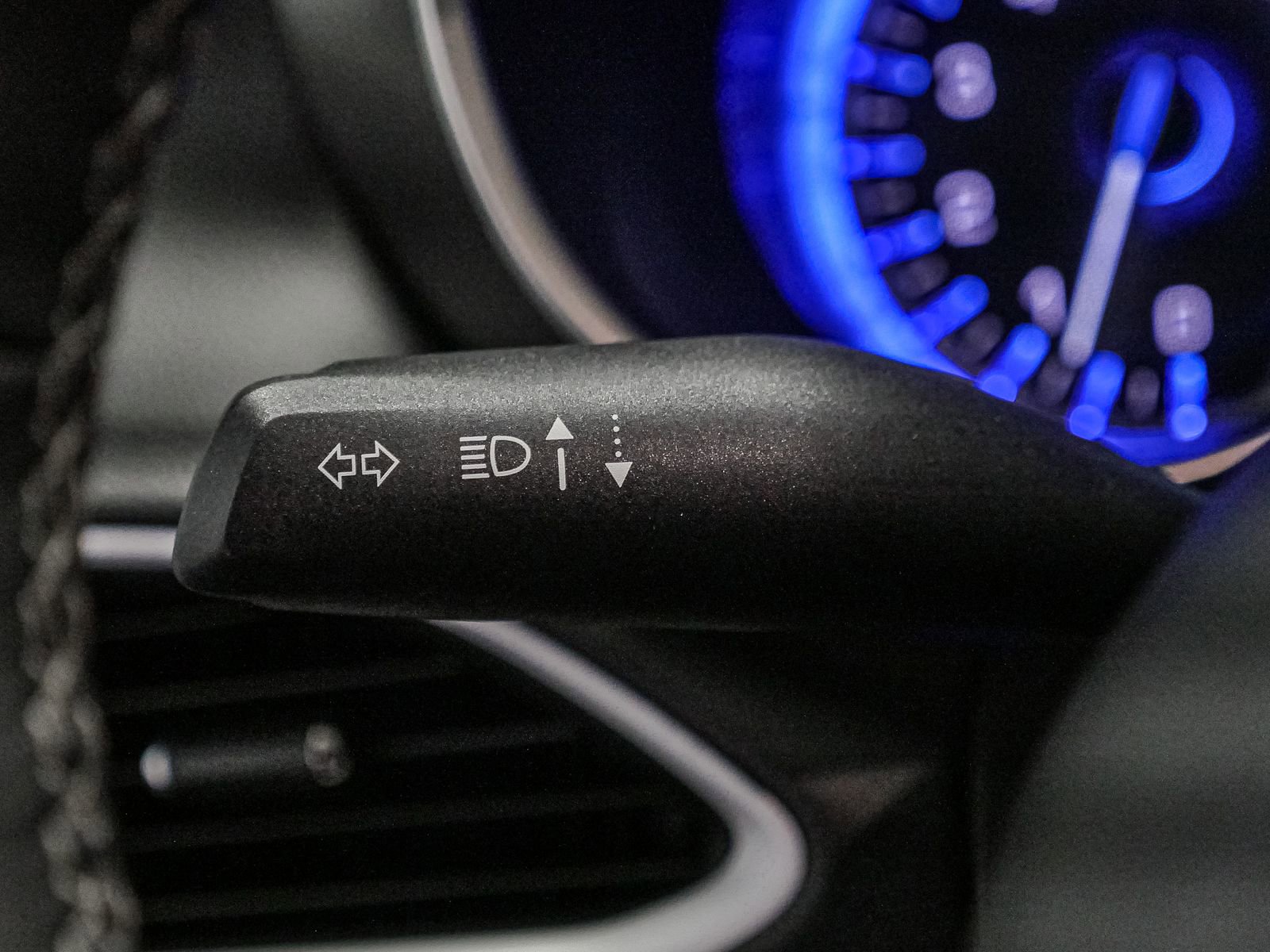 Used 2024 Chrysler Pacifica Touring-L image 37