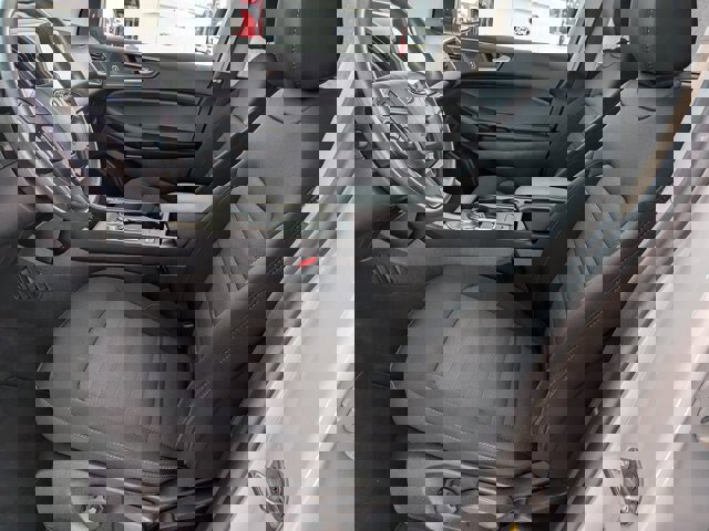 Certified 2022 Ford Edge SE w/ Black Appearance Package image 13