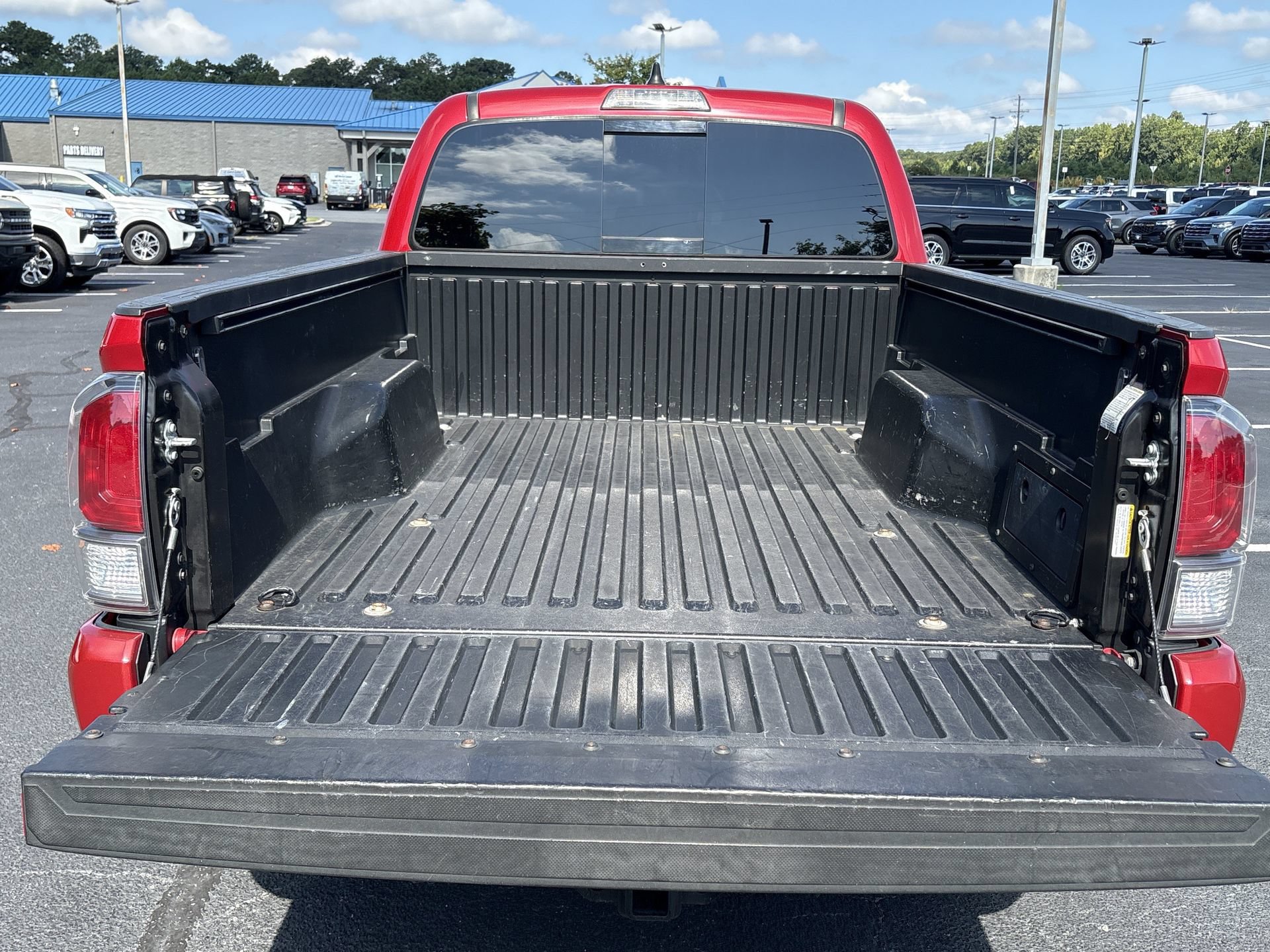 Used 2022 Toyota Tacoma SR5 w/ Technology Package RWD image 20