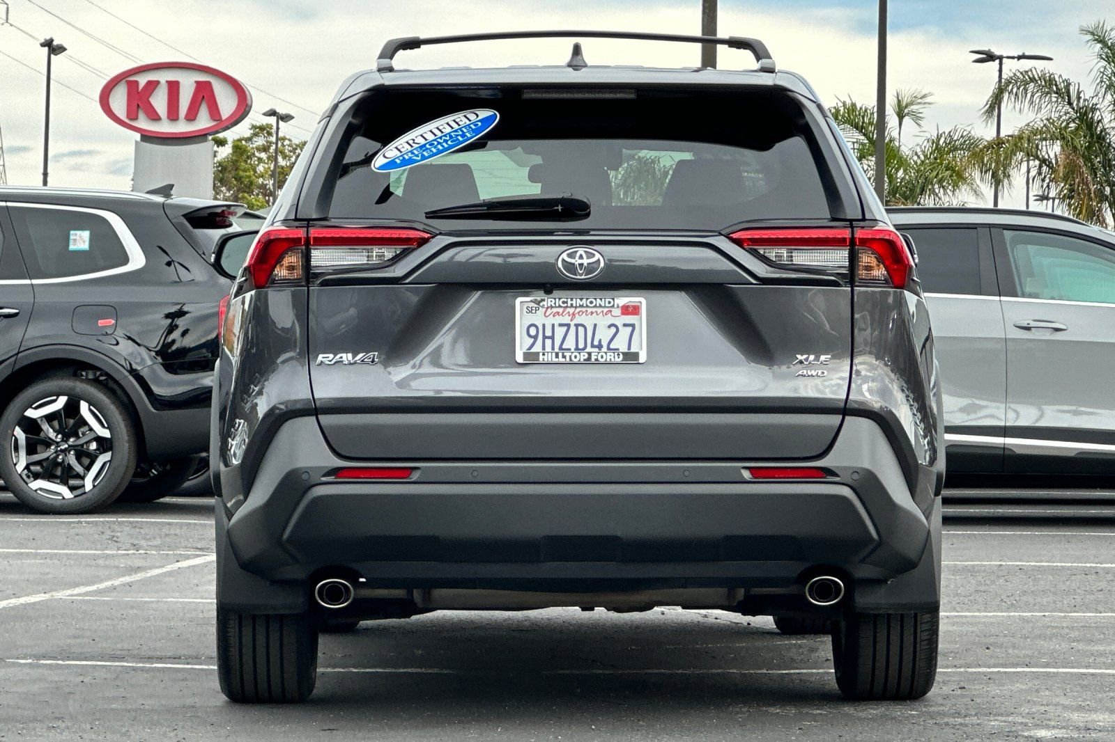 Used 2023 Toyota RAV4 XLE Premium image 6