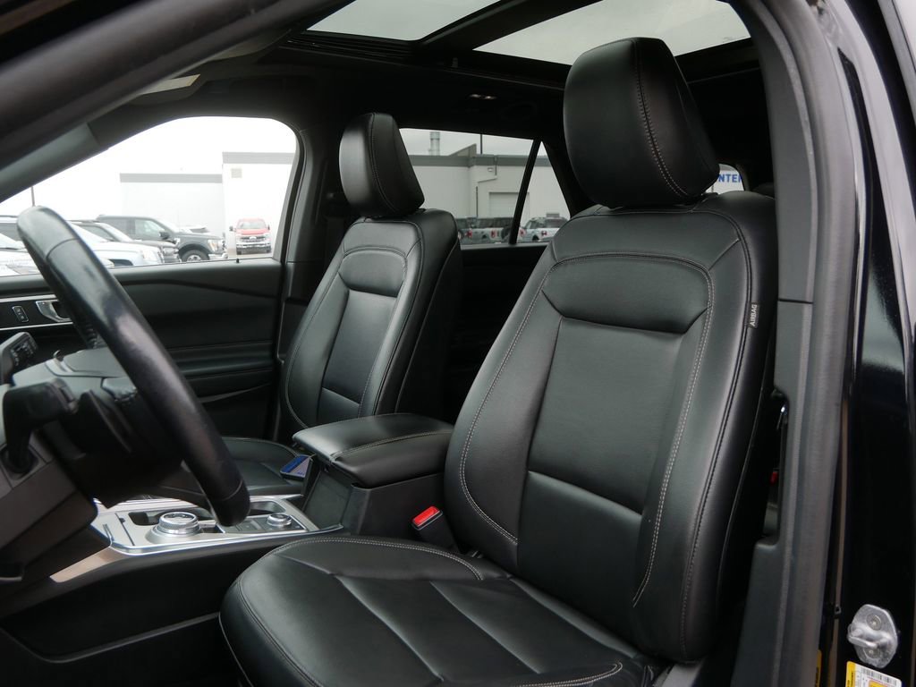 Certified 2020 Ford Explorer XLT w/ Equipment Group 202A AWD/4WD image 9