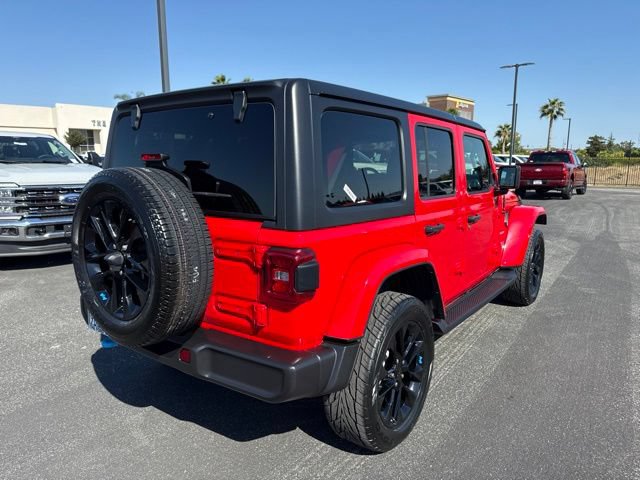 Used 2022 Jeep Wrangler Unlimited Sahara w/ Cold Weather Group AWD/4WD image 6