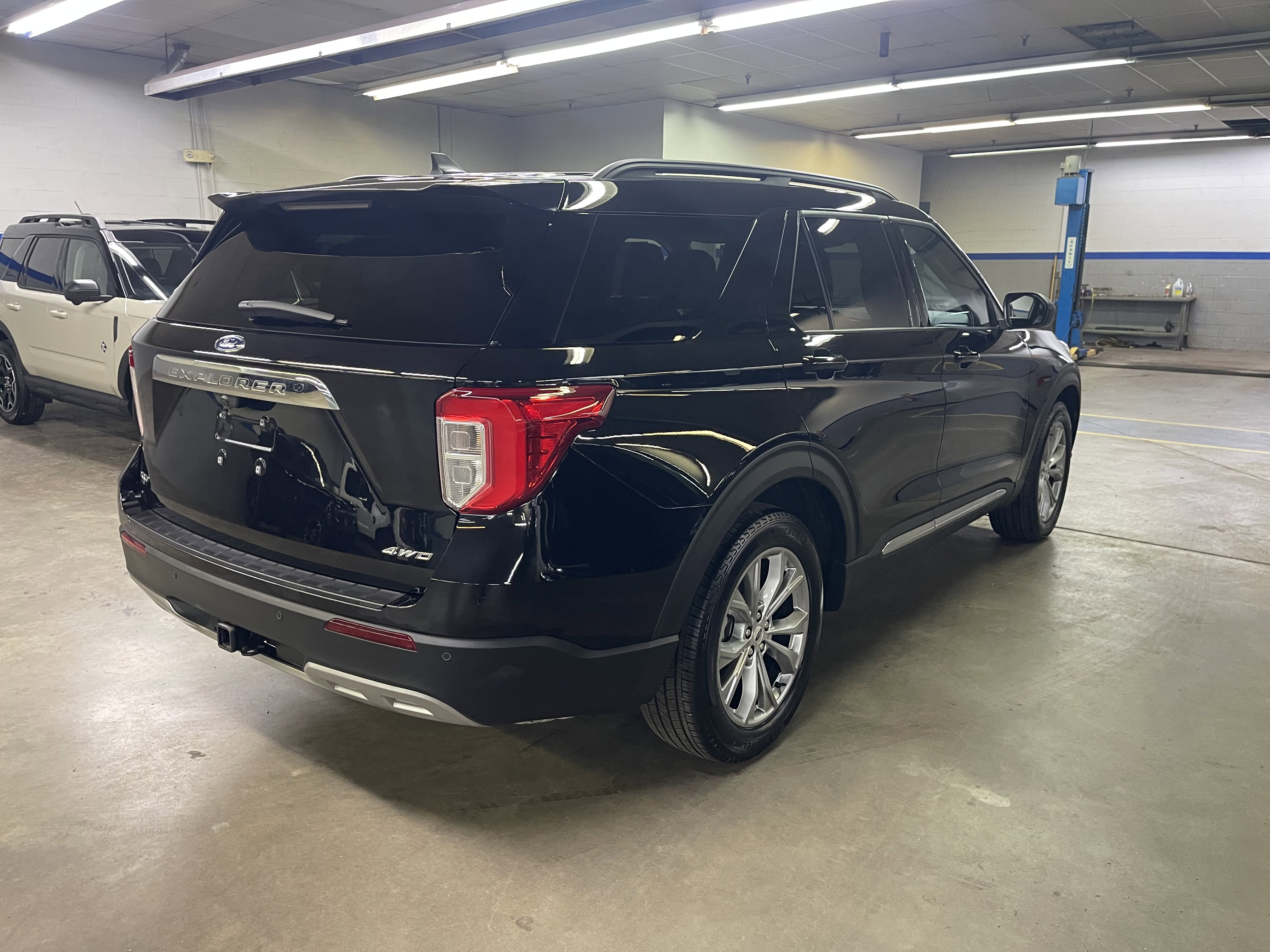 Certified 2023 Ford Explorer XLT w/ Equipment Group 202A image 7