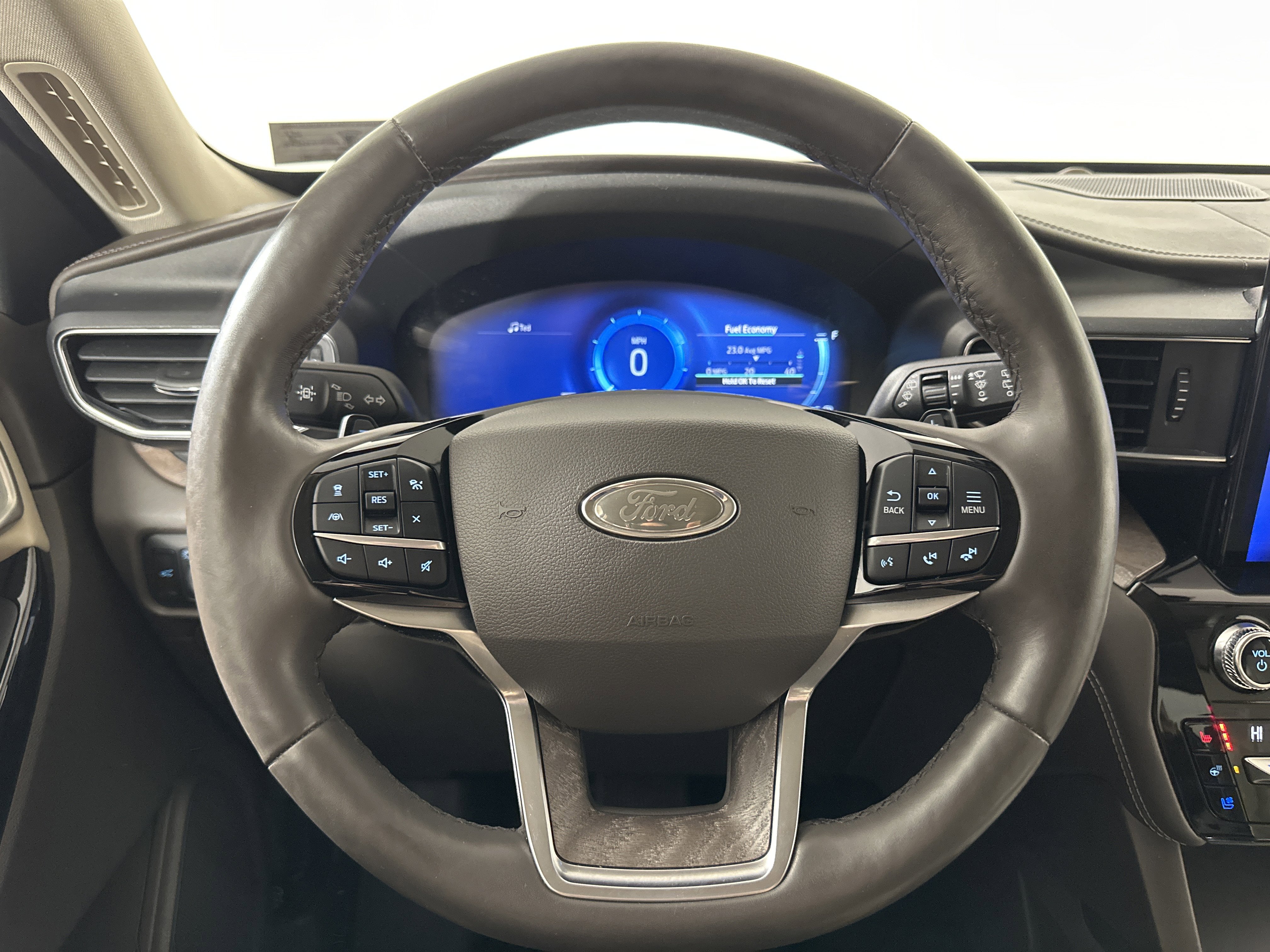 Certified 2021 Ford Explorer Platinum w/ Equipment Group 601A image 12