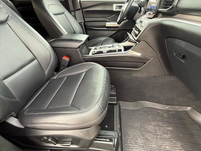 Certified 2023 Ford Explorer XLT w/ Equipment Group 202A image 10